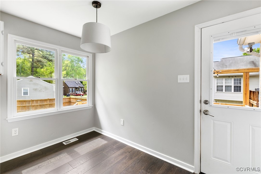 Chester, Virginia 23831, United States, 3 Bedrooms Bedrooms, ,3 BathroomsBathrooms,Residential,Pending,115847