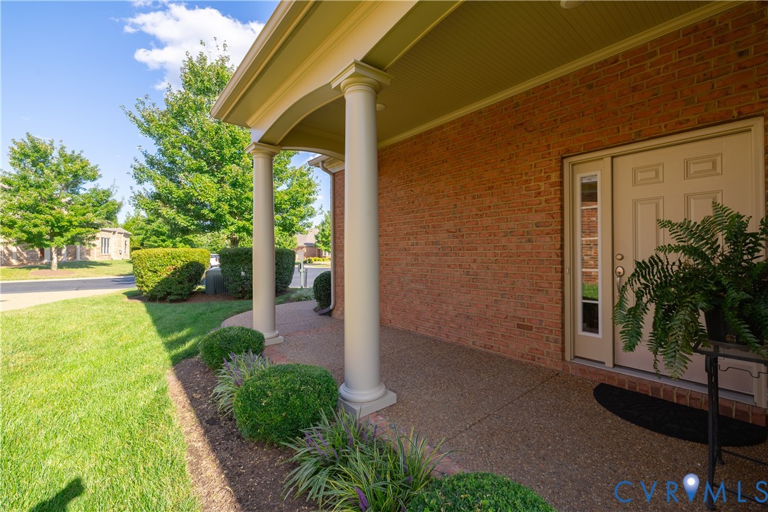 948 Belva Lane