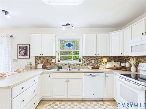 Tiny photo for 1505 Fourth Ave Extension, Farmville, VA 23901 (MLS # 2611765)