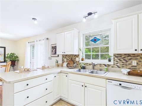 Tiny photo for 1505 Fourth Ave Extension, Farmville, VA 23901 (MLS # 2611765)