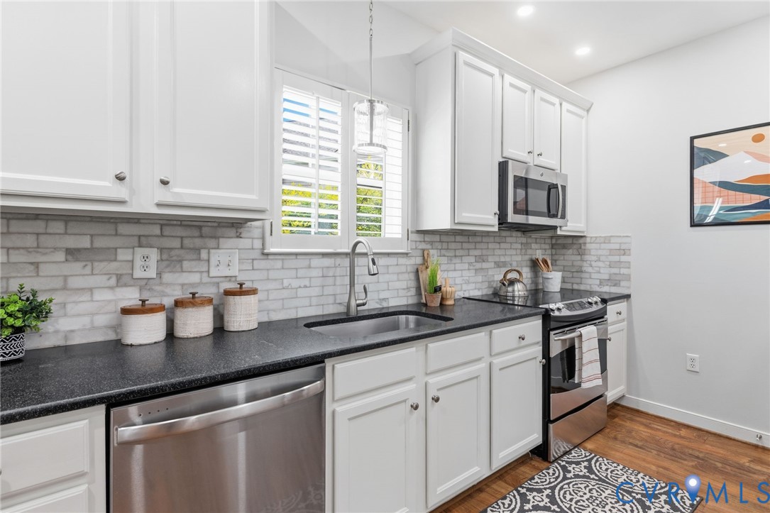 4674 Twin Hickory Lake Drive