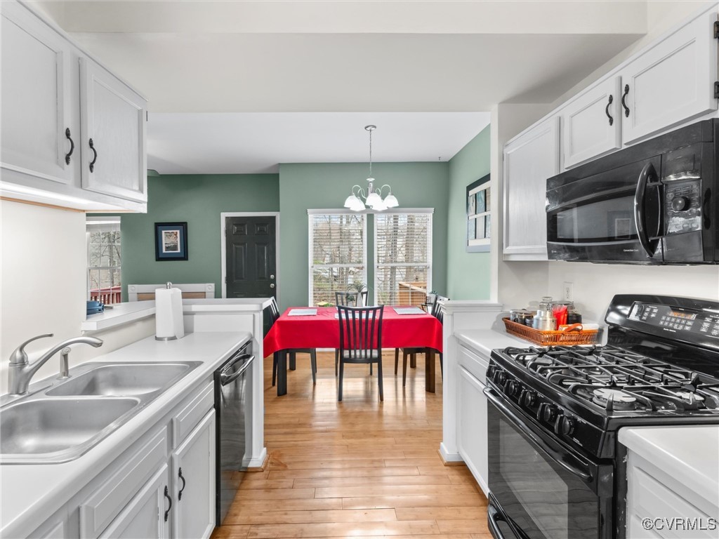 Henrico, Virginia 23294, United States, 2 Bedrooms Bedrooms, ,4 BathroomsBathrooms,Residential,Active,96118