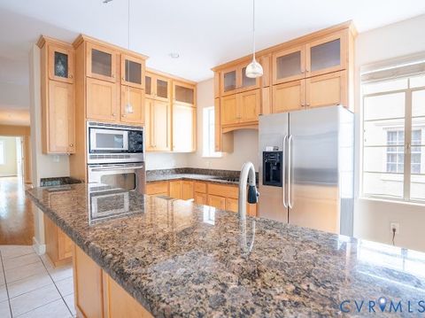 Tiny photo for 409 Duke Street #200, Norfolk, VA 23510 (MLS # 2617594)