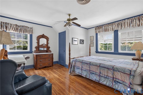 Tiny photo for 5512 Hawthorne Avenue, Richmond, VA 23227 (MLS # 2621927)