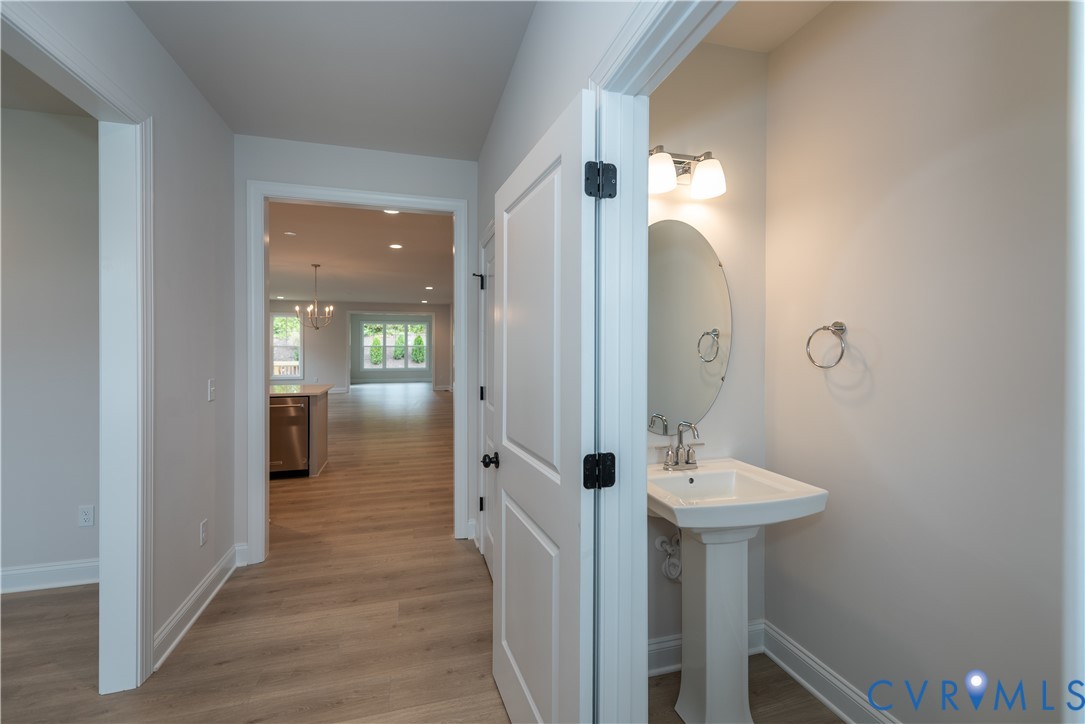 4933 Little Henry Lane