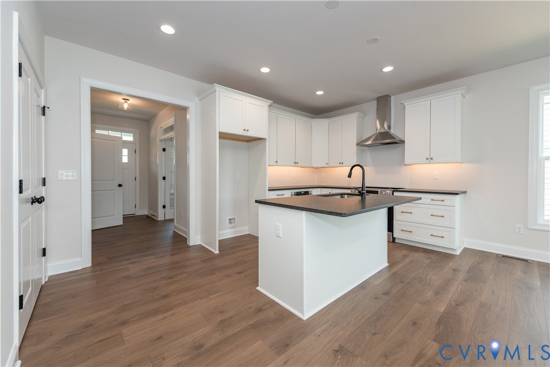4933 Little Henry Lane