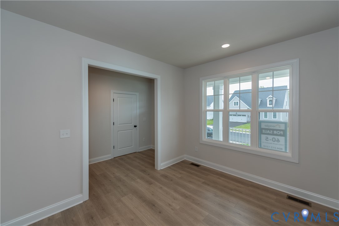 4933 Little Henry Lane