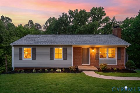 Photo of 2208 Banbury Street, Charlottesville, VA 22901 (MLS # 2610985)