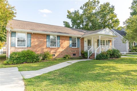 A home in Colonial Heights