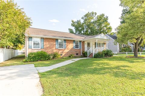 A home in Colonial Heights