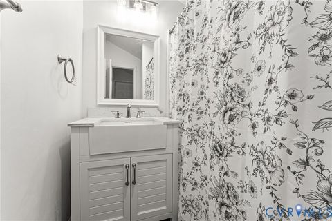 Tiny photo for 917 Lee Avenue, Petersburg, VA 23803 (MLS # 2612680)