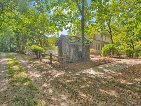 A home in Colonial Heights