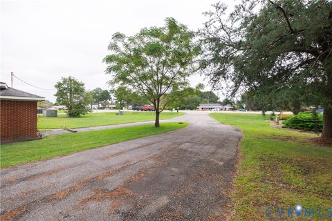 Tiny photo for 4933 George Washington Mem Highway, Yorktown, VA 23692 (MLS # 2527941)
