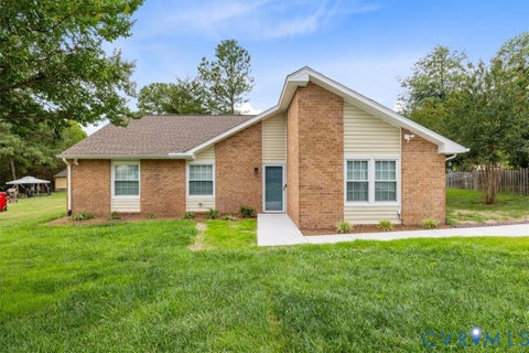 Photo of 7905 Tamarind Drive, Henrico, VA 23227 (MLS # 2616230)