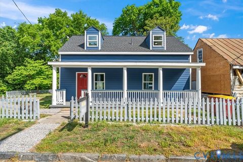 Photo of 639 Plum Street, Petersburg, VA 23803 (MLS # 2610858)