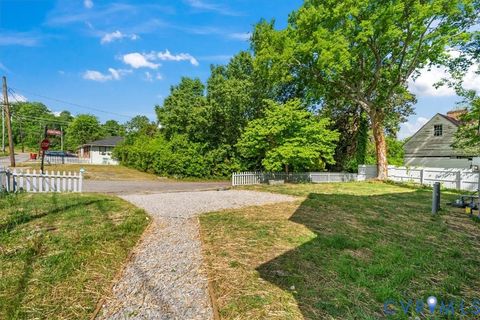 Tiny photo for 639 Plum Street, Petersburg, VA 23803 (MLS # 2610858)