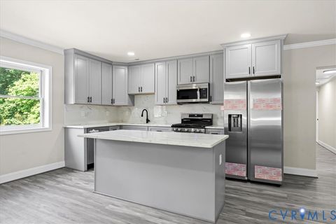 Tiny photo for 639 Plum Street, Petersburg, VA 23803 (MLS # 2610858)