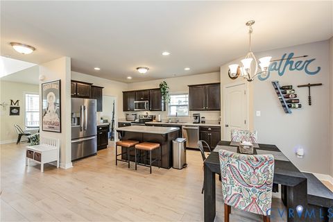 Tiny photo for 6174 Fawnlake Court, New Kent, VA 23124 (MLS # 2608636)