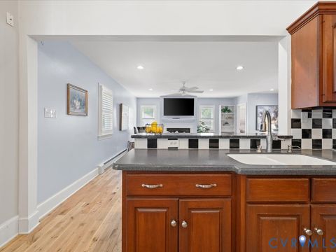 Tiny photo for 1306 Washington Avenue, Fredericksburg, VA 22401 (MLS # 2617770)