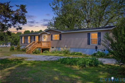 Photo of 42 Rabbit Run, Middlesex, VA 23149 (MLS # 2610742)