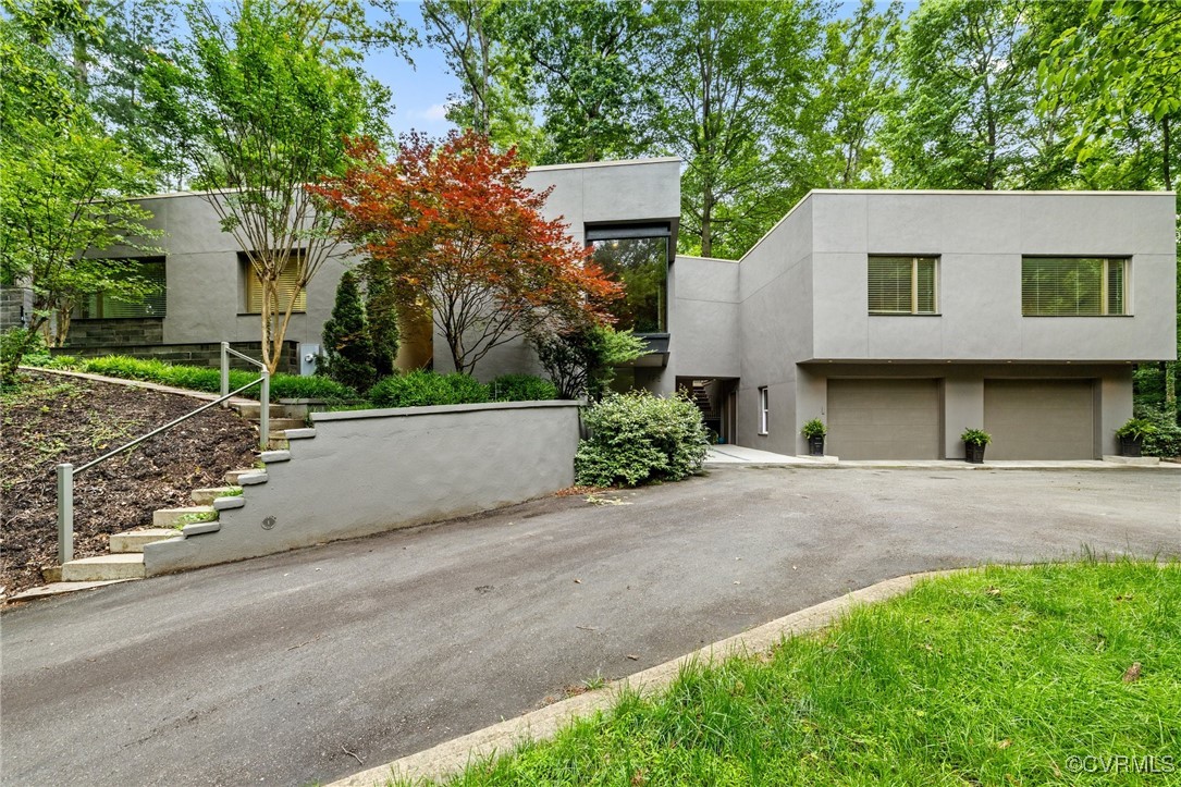 322 Charmian Road