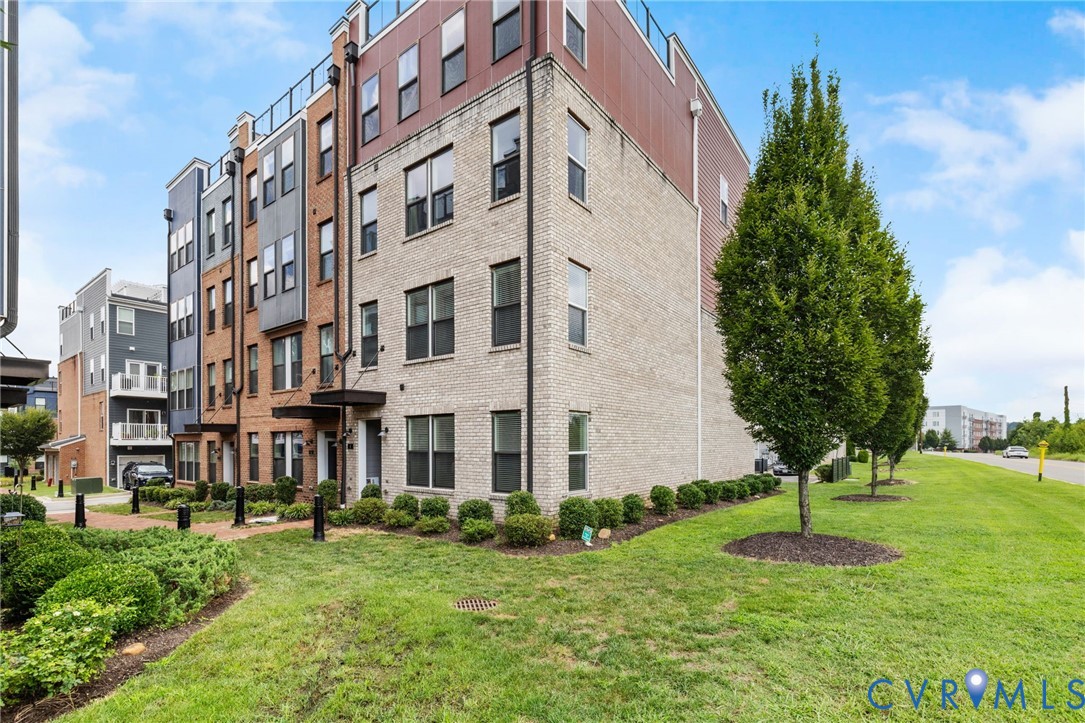 Henrico, Virginia 23231, United States, 2 Bedrooms Bedrooms, ,3 BathroomsBathrooms,Residential,Active,182644