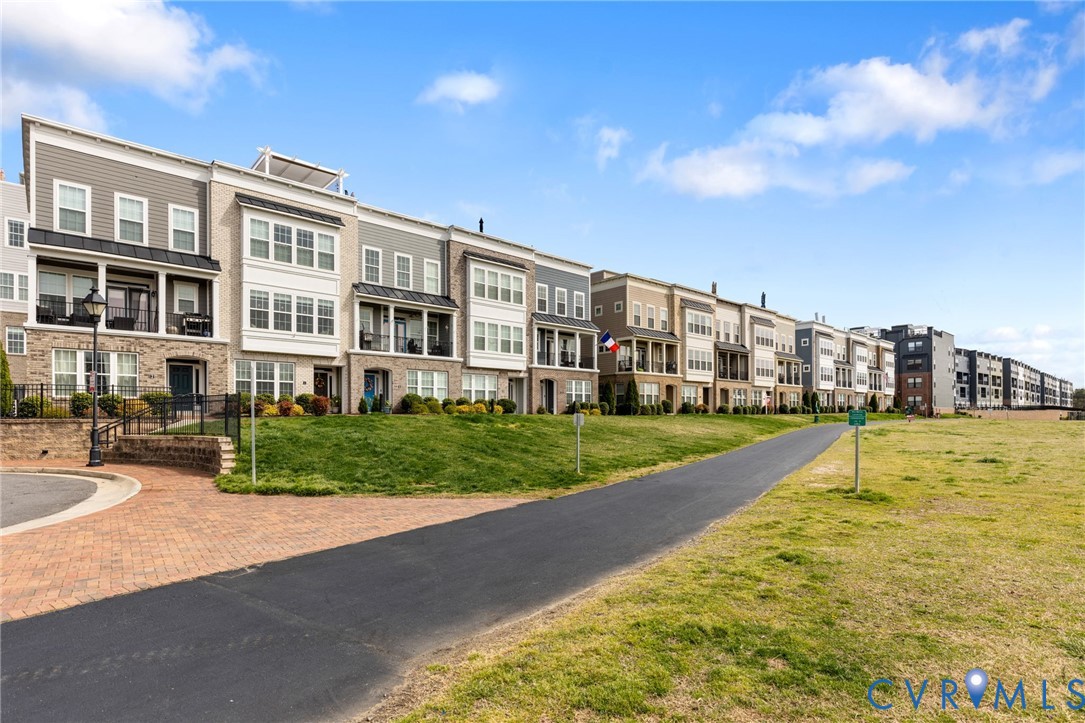 Henrico, Virginia 23231, United States, 2 Bedrooms Bedrooms, ,3 BathroomsBathrooms,Residential,Active,182644