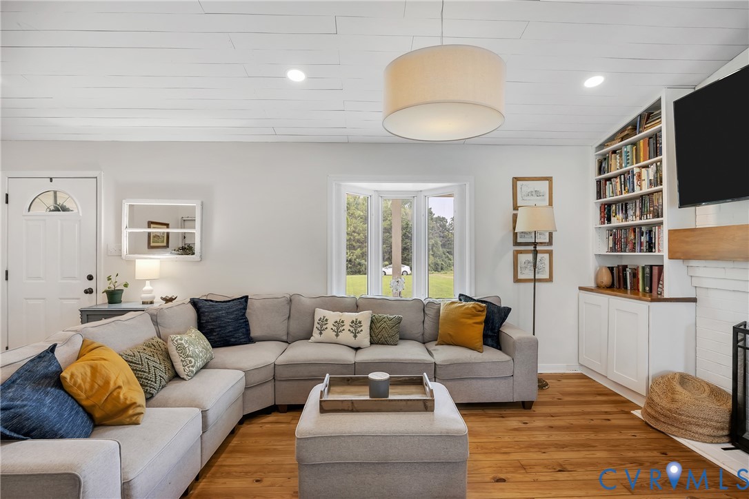 3287 Three Chopt Road
