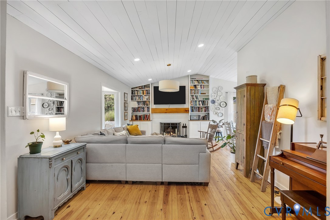 3287 Three Chopt Road