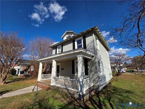 Photo of 703 Hamilton Avenue, Colonial Heights, VA 23834 (MLS # 2531765)