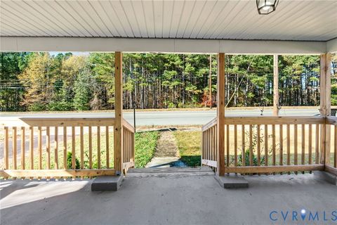 Tiny photo for 617 Court Street, Victoria, VA 23974 (MLS # 2604978)