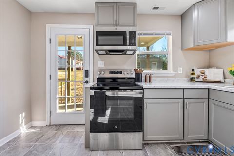 Tiny photo for 617 Court Street, Victoria, VA 23974 (MLS # 2604978)