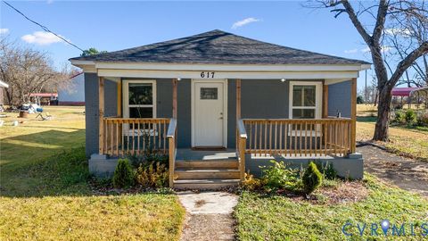 Photo of 617 Court Street, Victoria, VA 23974 (MLS # 2604978)