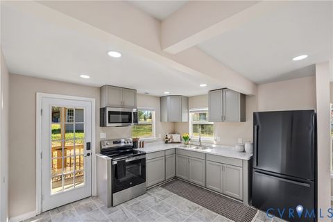 Tiny photo for 617 Court Street, Victoria, VA 23974 (MLS # 2604978)