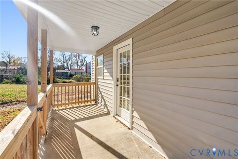 Tiny photo for 617 Court Street, Victoria, VA 23974 (MLS # 2604978)