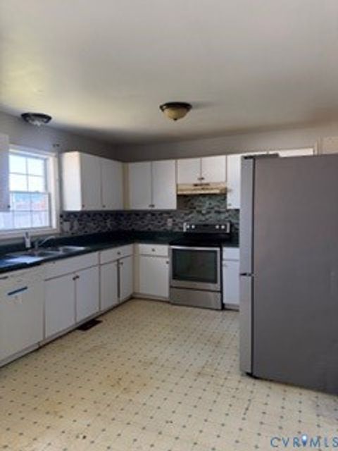 Tiny photo for 301 Memorial Avenue, Hopewell, VA 23860 (MLS # 2532292)