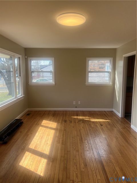 Tiny photo for 809 Fort Henry Street, Petersburg, VA 23803 (MLS # 2603448)