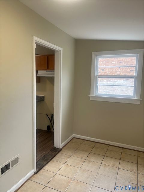 Tiny photo for 809 Fort Henry Street, Petersburg, VA 23803 (MLS # 2603448)