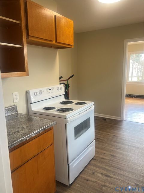 Tiny photo for 809 Fort Henry Street, Petersburg, VA 23803 (MLS # 2603448)