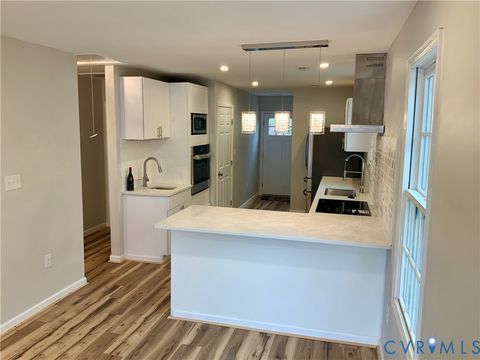 Tiny photo for 344 Hurt Street, Petersburg, VA 23803 (MLS # 2533414)