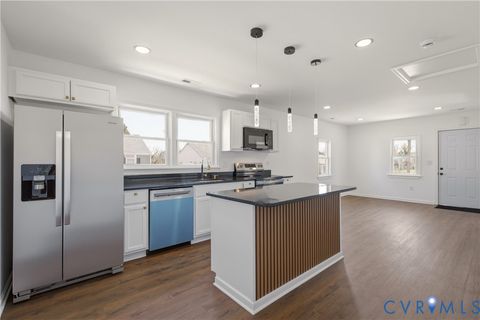 Photo of 1401 Hanover Street, Petersburg, VA 23803 (MLS # 2606921)