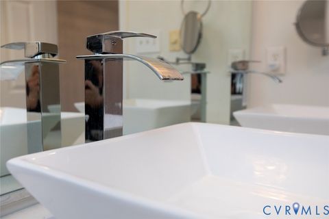 Tiny photo for 107 Cabells Court, Farmville, VA 23901 (MLS # 2533097)