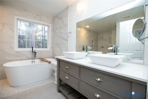 Tiny photo for 107 Cabells Court, Farmville, VA 23901 (MLS # 2533097)