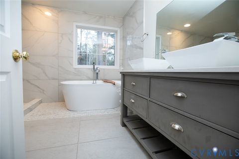 Tiny photo for 107 Cabells Court, Farmville, VA 23901 (MLS # 2533097)