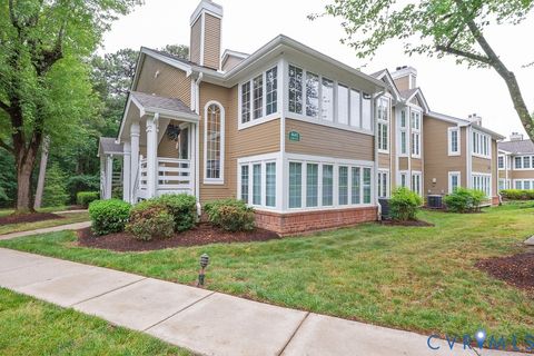 Photo of 4641 Four Seasons Terrace #F, Glen Allen, VA 23060 (MLS # 2613676)