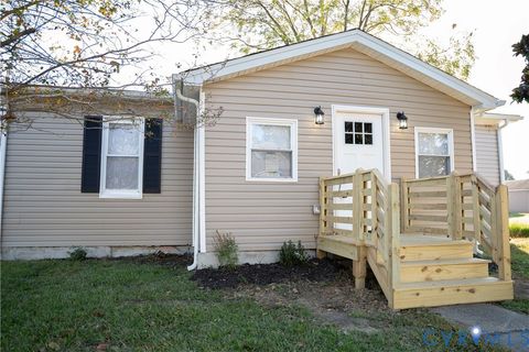 Tiny photo for 411 N 7th Avenue, Hopewell, VA 23860 (MLS # 2530389)
