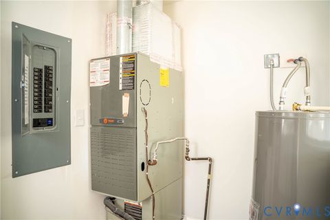 Tiny photo for 411 N 7th Avenue, Hopewell, VA 23860 (MLS # 2530389)