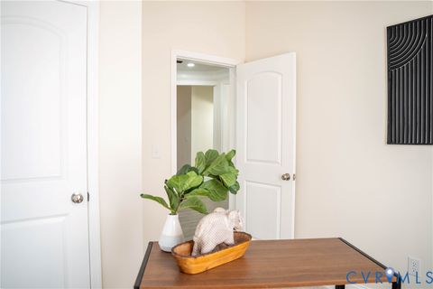 Tiny photo for 411 N 7th Avenue, Hopewell, VA 23860 (MLS # 2530389)