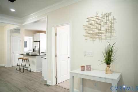 Tiny photo for 411 N 7th Avenue, Hopewell, VA 23860 (MLS # 2530389)