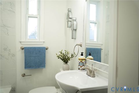 Tiny photo for 411 N 7th Avenue, Hopewell, VA 23860 (MLS # 2530389)